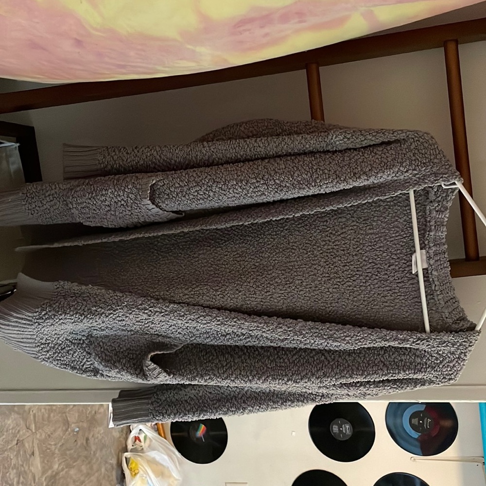 Used gray popcorn cardigan with pockets